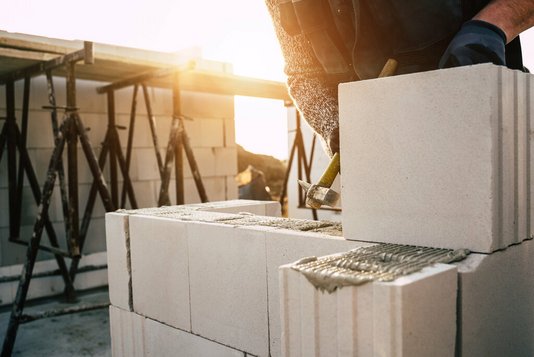 Sicher und mit Qualität bauen.